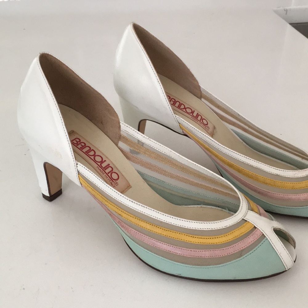 Vintage Bandolino peep-toe pump